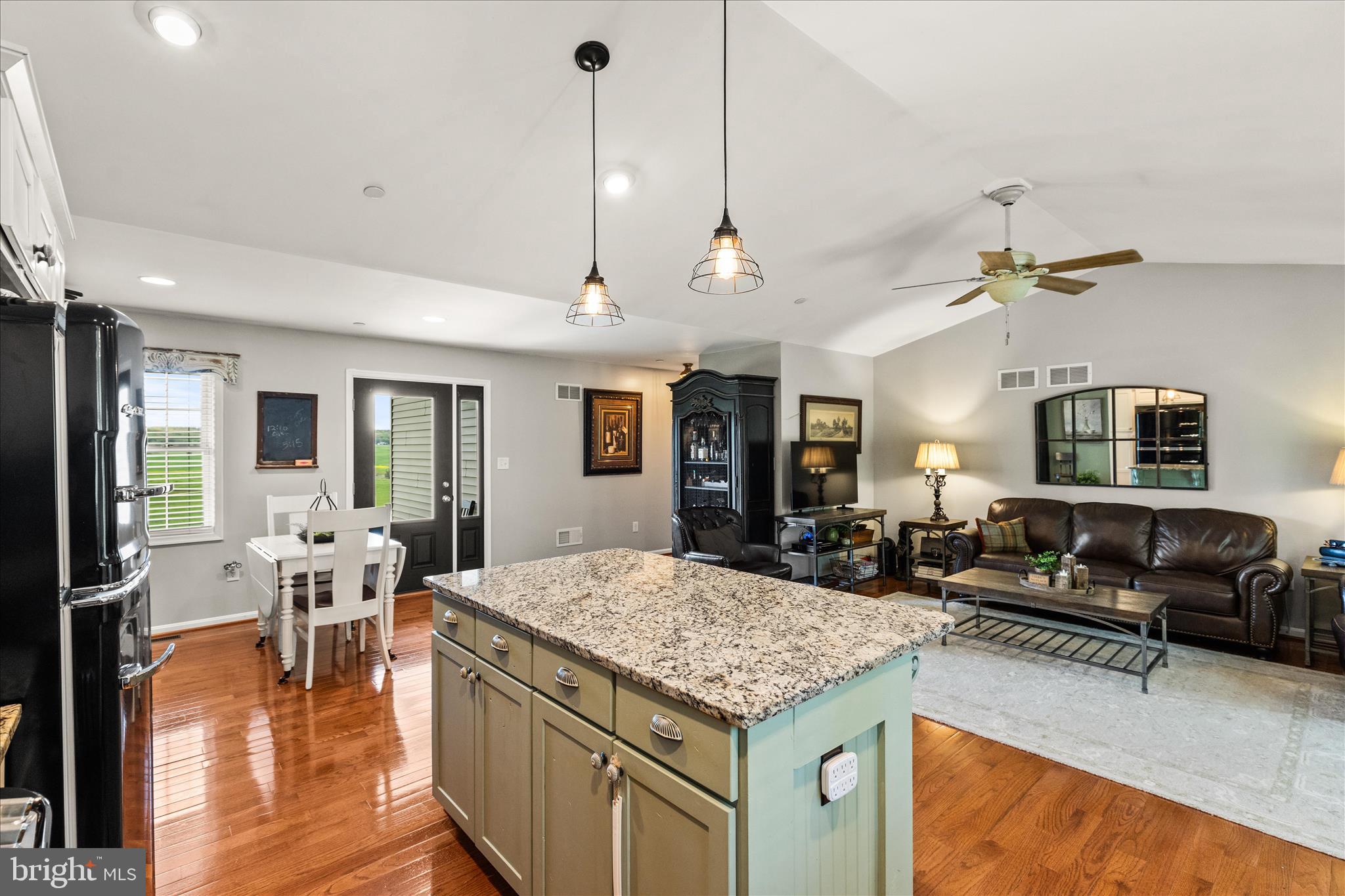 3171 Eckard Road Westminster, MD 21157 - Photo 9 of 28 Granite Counters