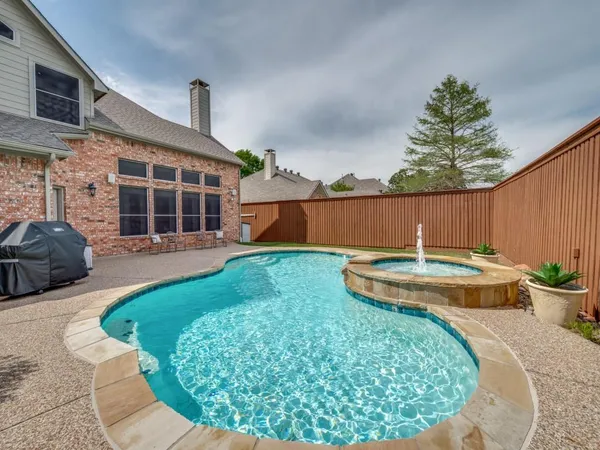 a view of outdoor space yard and patio