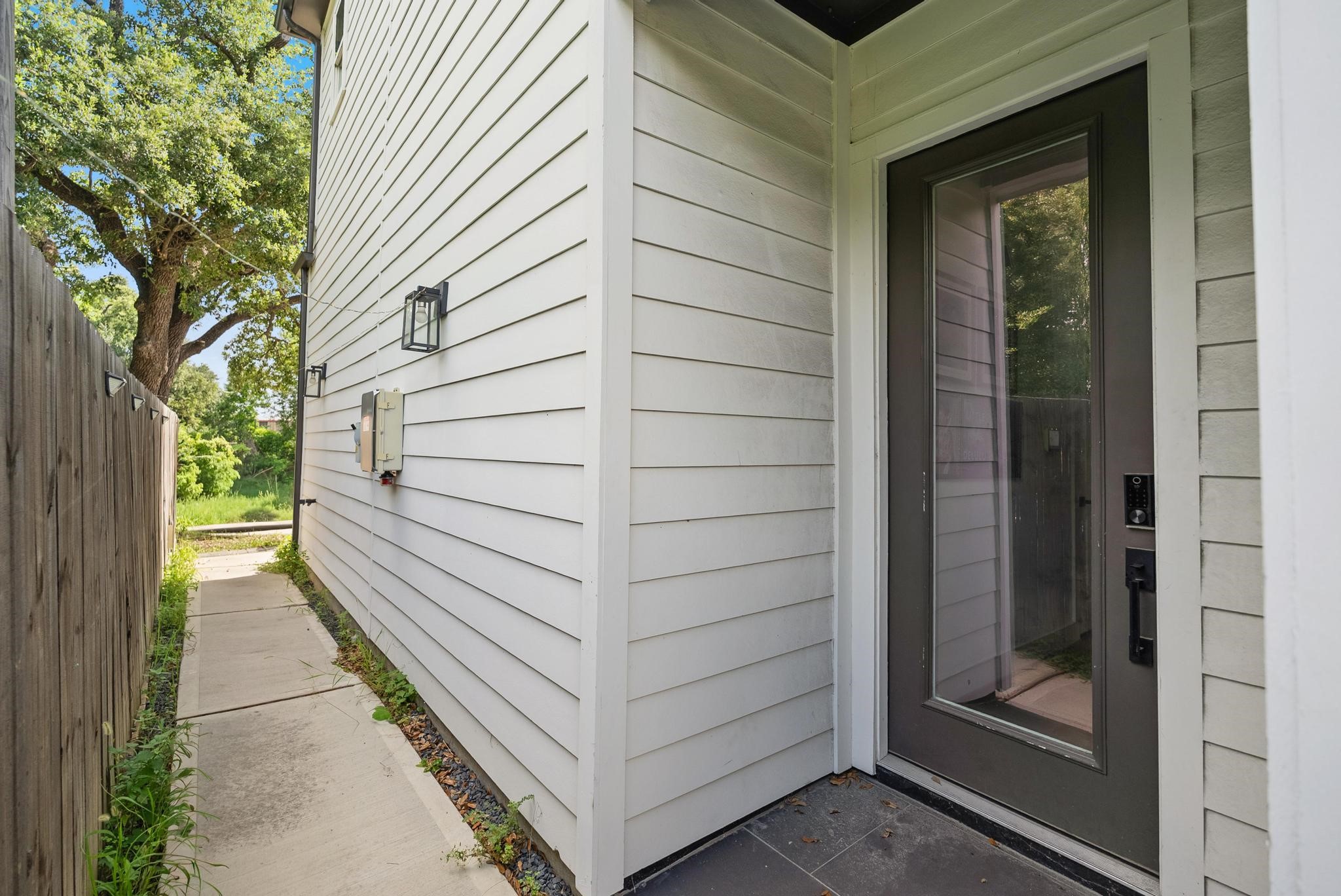 4032 Porter Street Houston, TX 77021 - Photo 2 of 24