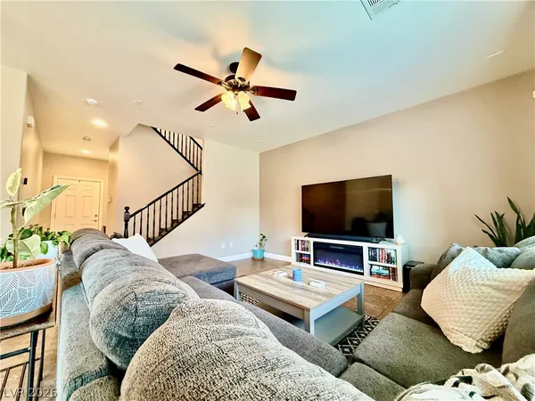 $2,395 | 10241 Gibson Isle Drive, Las Vegas, NV 89166