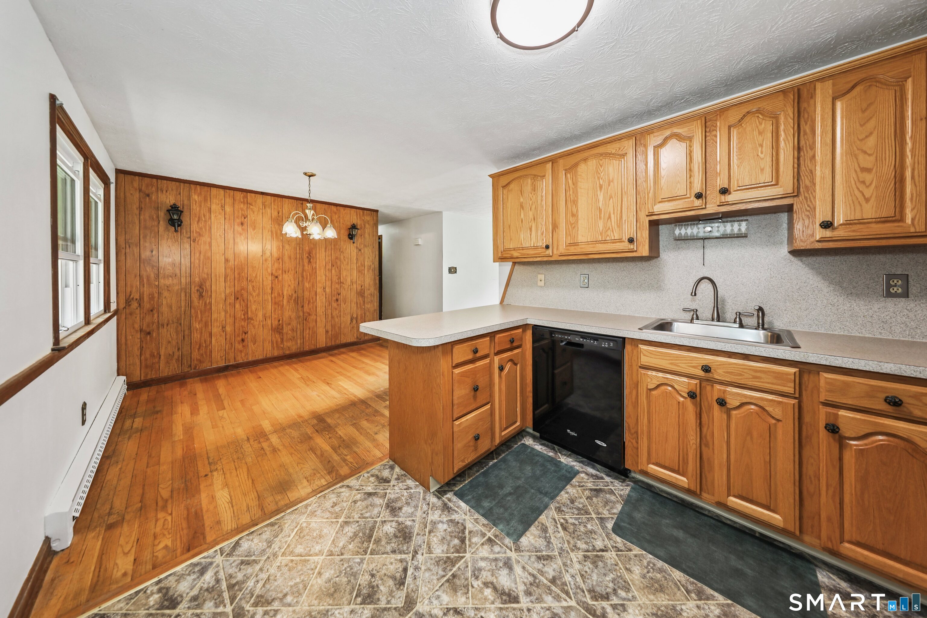43 Rocco Drive Wolcott, CT 06716 - Photo 16 of 34