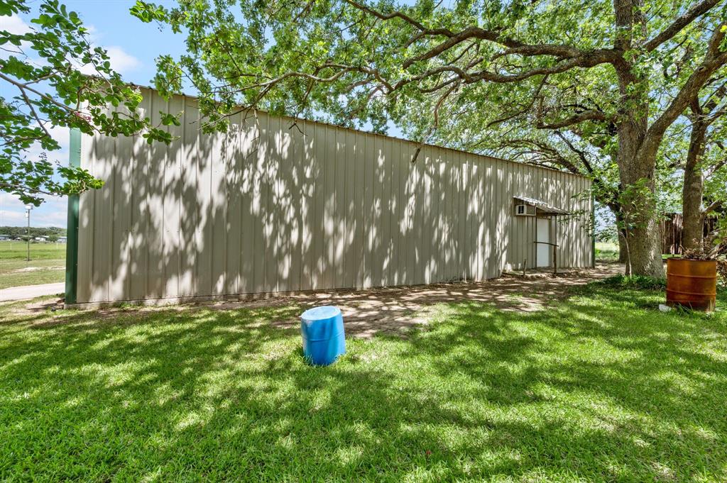 515 New Highland Road Springtown, TX 76082 - Photo 32 of 38