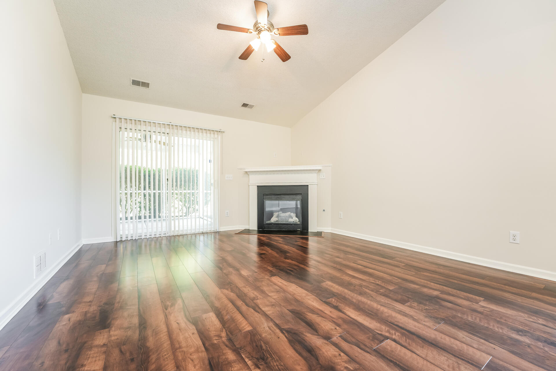 1296 River Rock Road Hanahan, SC 29410 - Photo 3 of 21 listing_2