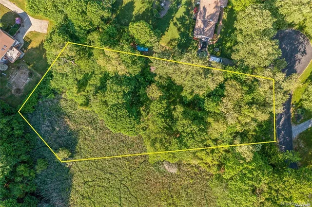 $409,000 | 955 Blossom Bend, Mattituck, NY 11952