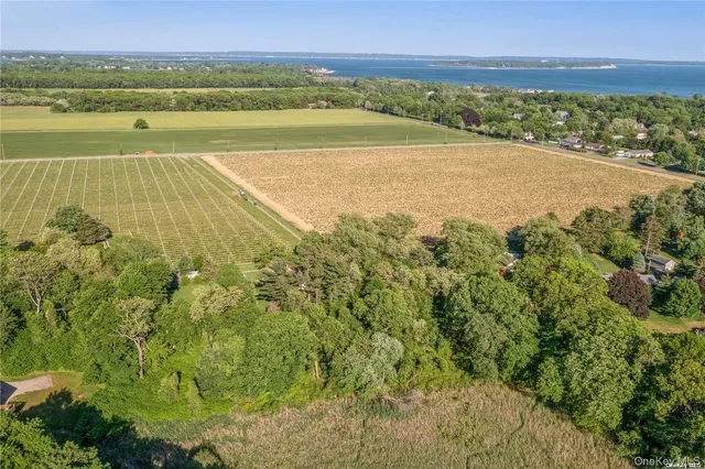 $409,000 | 955 Blossom Bend, Mattituck, NY 11952