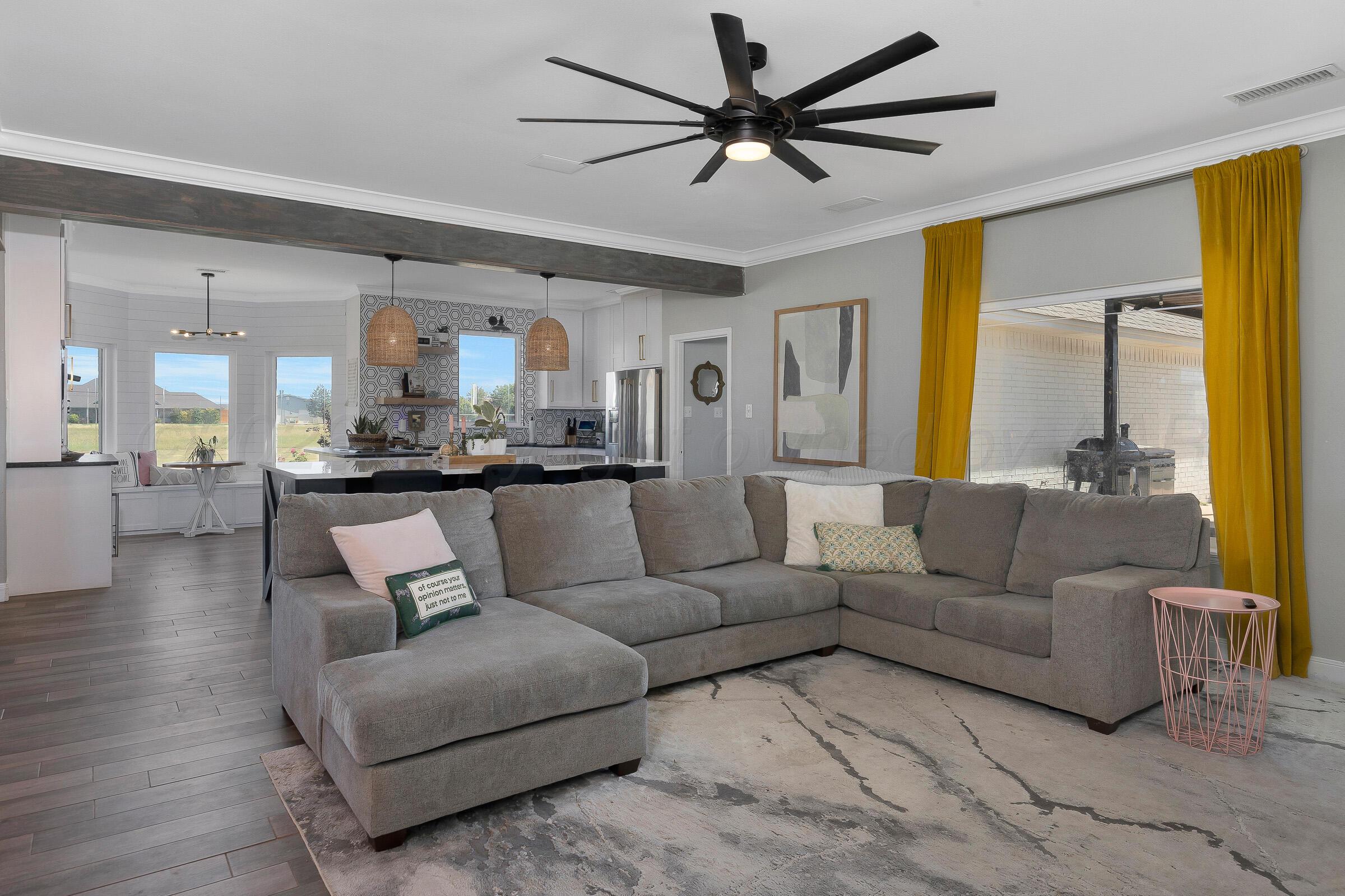 9601 Union Road Amarillo, TX 79119 - Photo 5 of 13 Lots of natural light