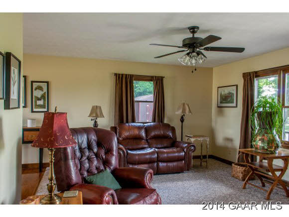 1462 Old Providence Road Raphine, VA 24472 - Photo 10 of 30 a living room with furniture