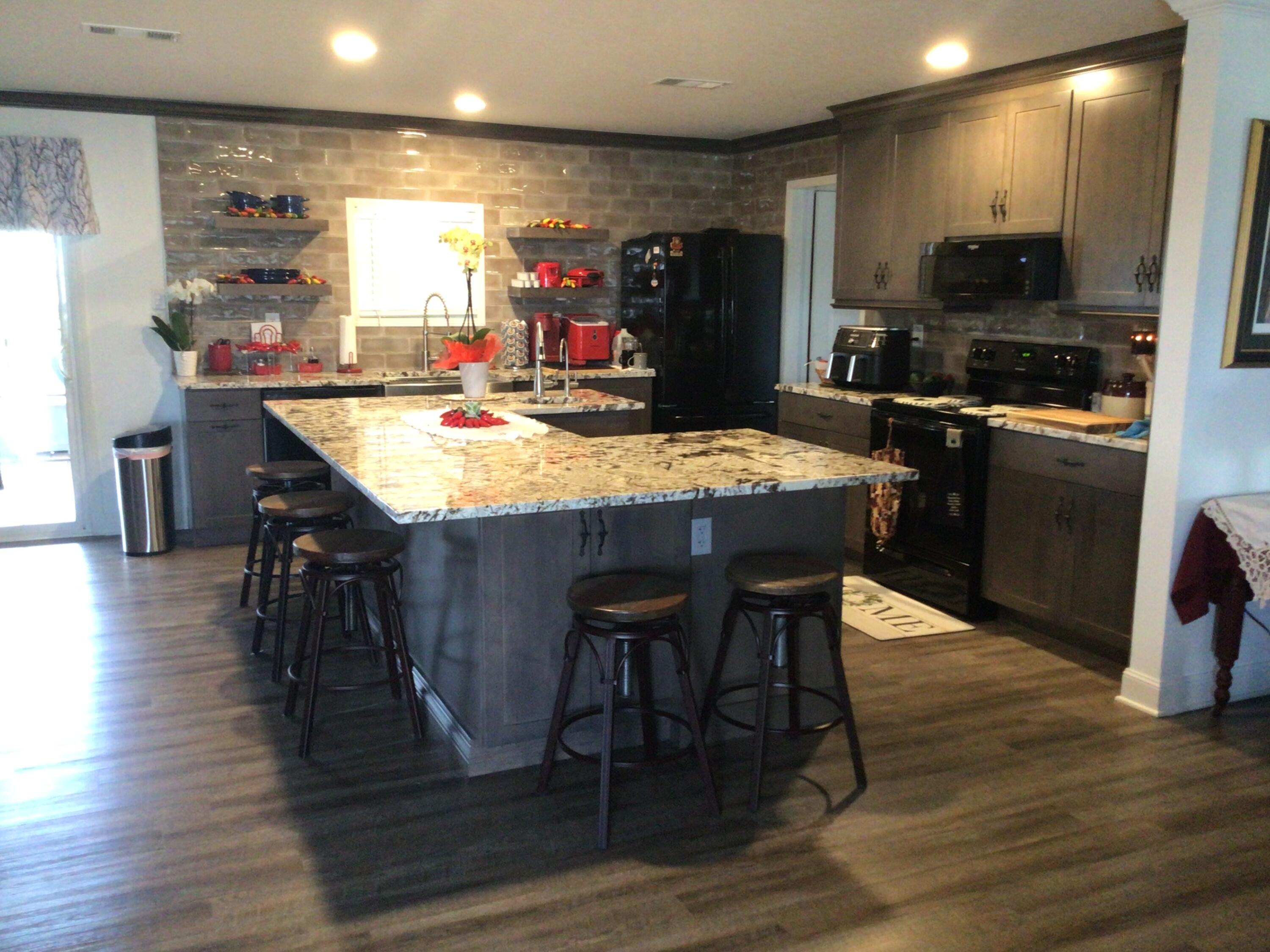 2004 Southeast 30th Street Okeechobee, FL 34974 - Photo 6 of 21 Kitchen