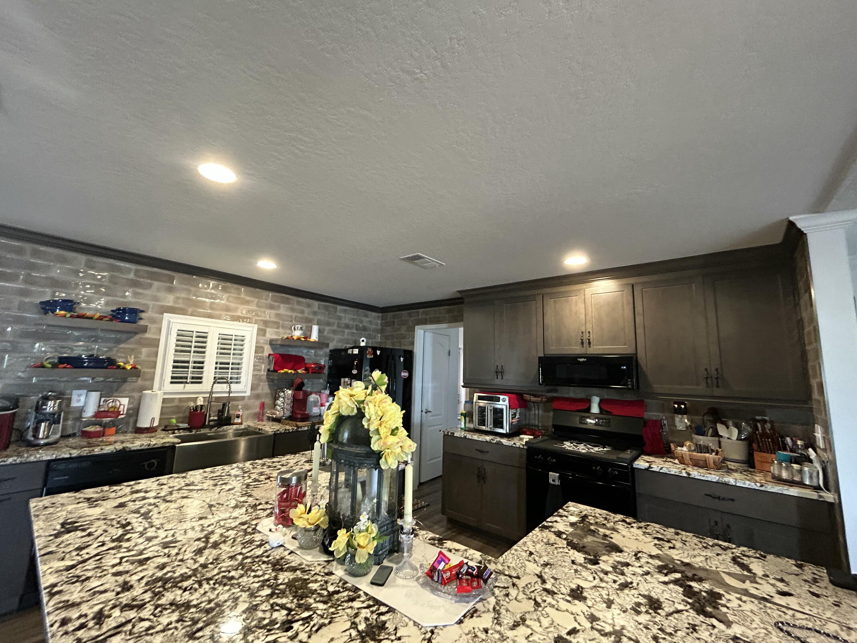 2004 Southeast 30th Street Okeechobee, FL 34974 - Photo 7 of 21 Kitchen