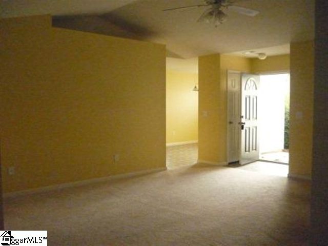 327 Rivers Edge Circle Simpsonville, SC 29680 - Photo 4 of 20