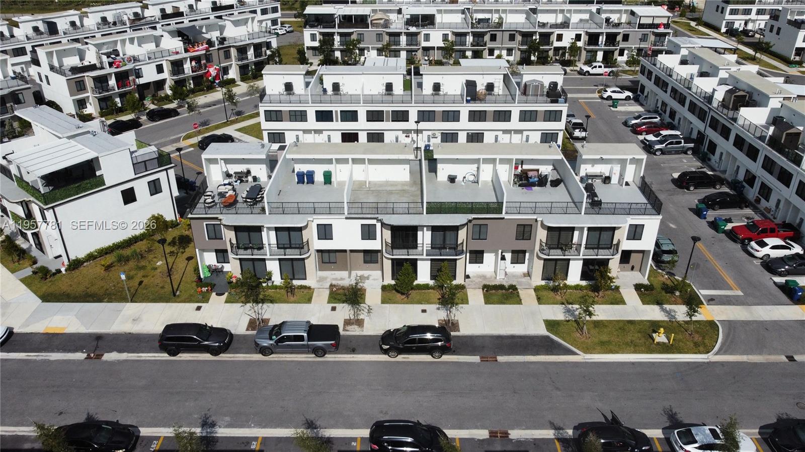 14569 Southwest 261st Terrace, Unit 14569 Homestead, FL 33032 - Photo 25 of 29 a building view
