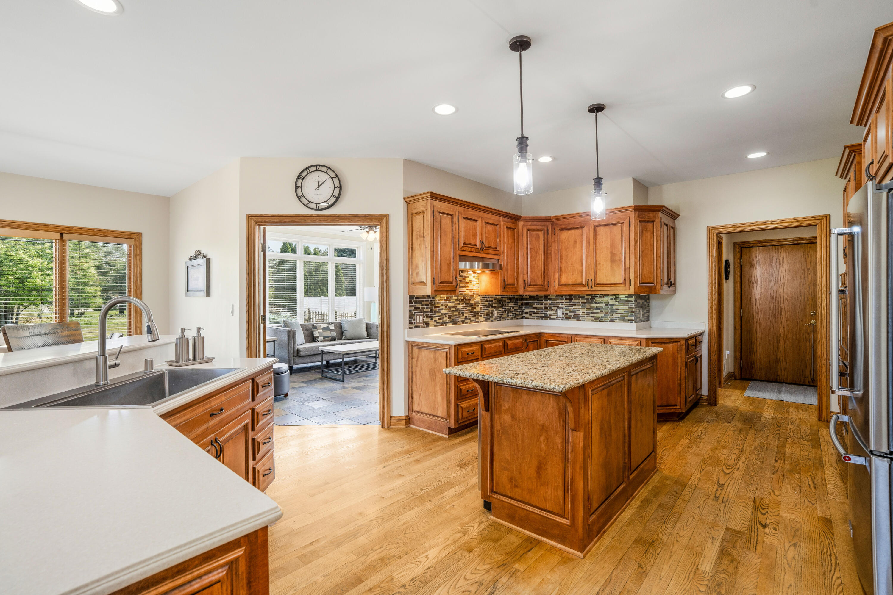 W289N3752 Huntsman Court Delafield, WI 53072 - Photo 10 of 88 DSC06956