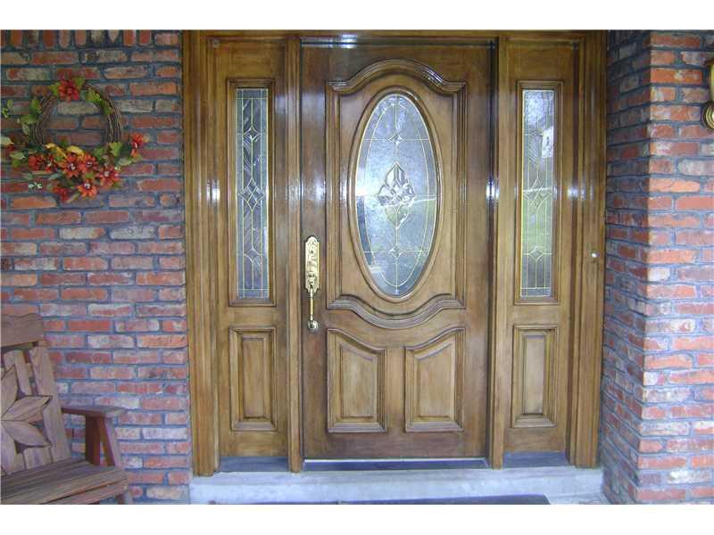 1022 Wren Drive McKees Rocks, PA 15136 - Photo 2 of 21 Entry/Foyer. Elegant wood entry door.