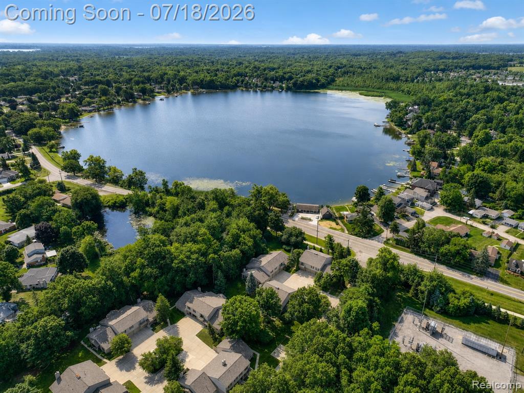 30 Pine Tree Ridge, Unit 2 Waterford, MI 48327 - Photo 2 of 31