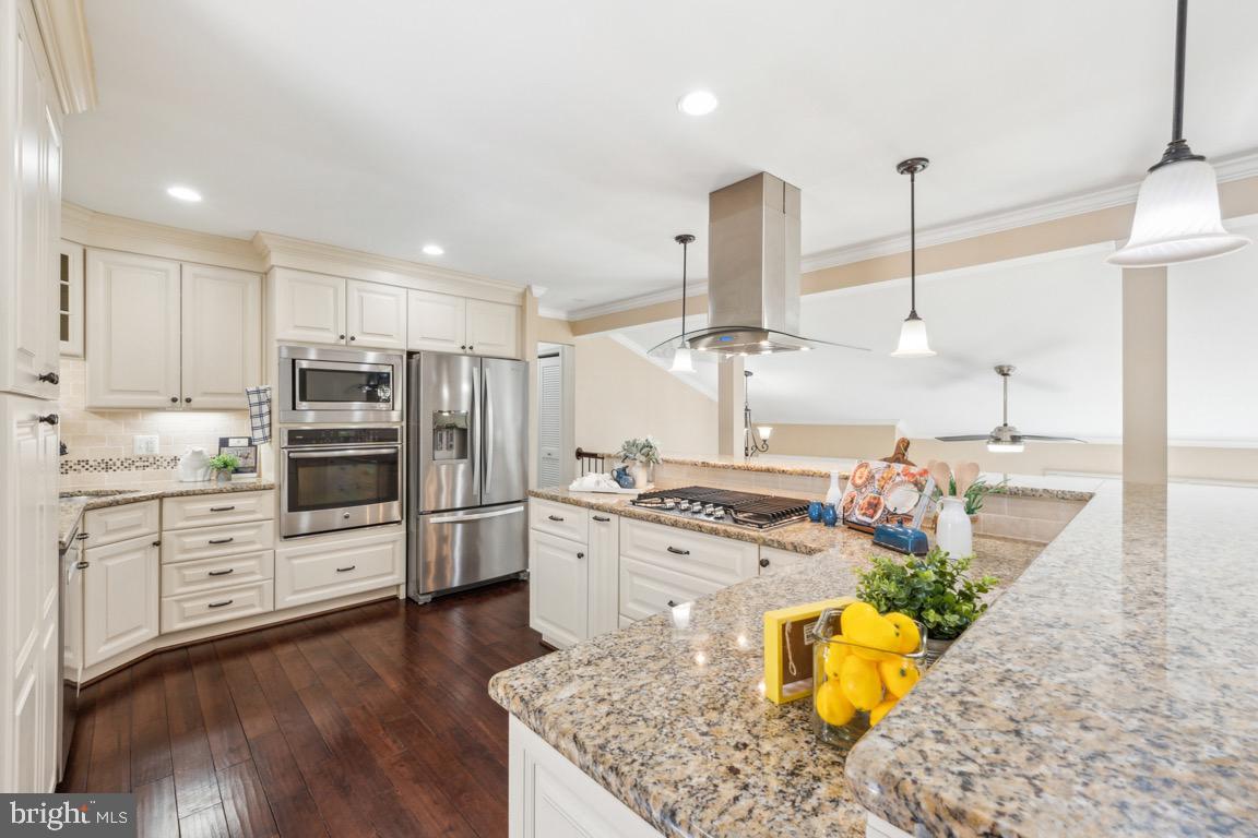 7103 Carnation Court Springfield, VA 22152 - Photo 10 of 44 Kitchen