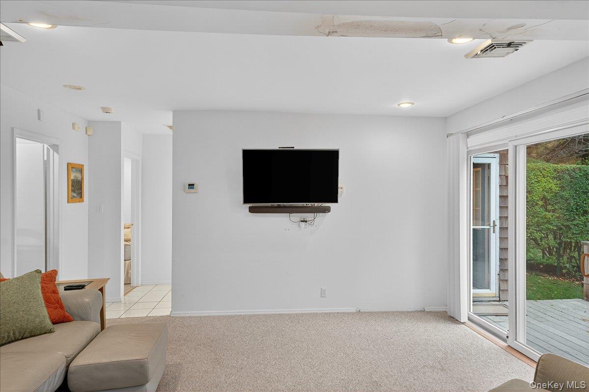 3748 Noyack Road Sag Harbor, NY 11963 - Photo 6 of 17