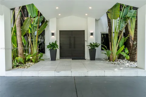 $4,900,000 | 9715 Southwest 89th Court, Miami, FL 33176