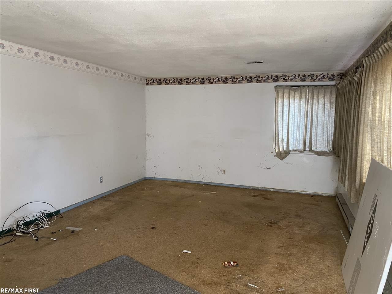 478 Maple Street Algonac, MI 48001 - Photo 6 of 16 50035500-5.JPG