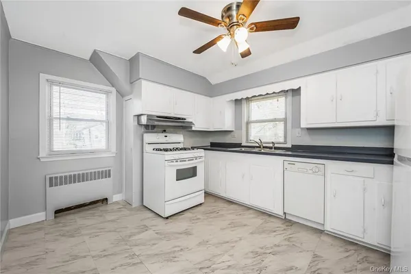 $2,795 | 440 Columbus Avenue, Unit 2, West Harrison, NY 10604