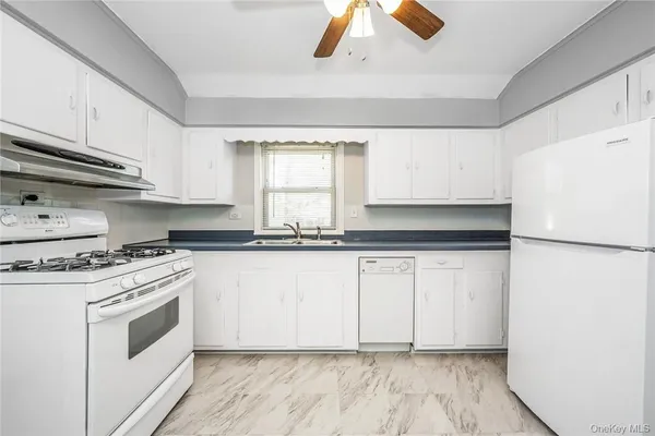 $2,795 | 440 Columbus Avenue, Unit 2, West Harrison, NY 10604