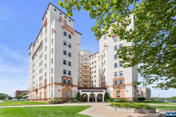 $499,000 | 400 Deal Lake Drive, Unit 7H & 7G, Asbury Park, NJ 07712
