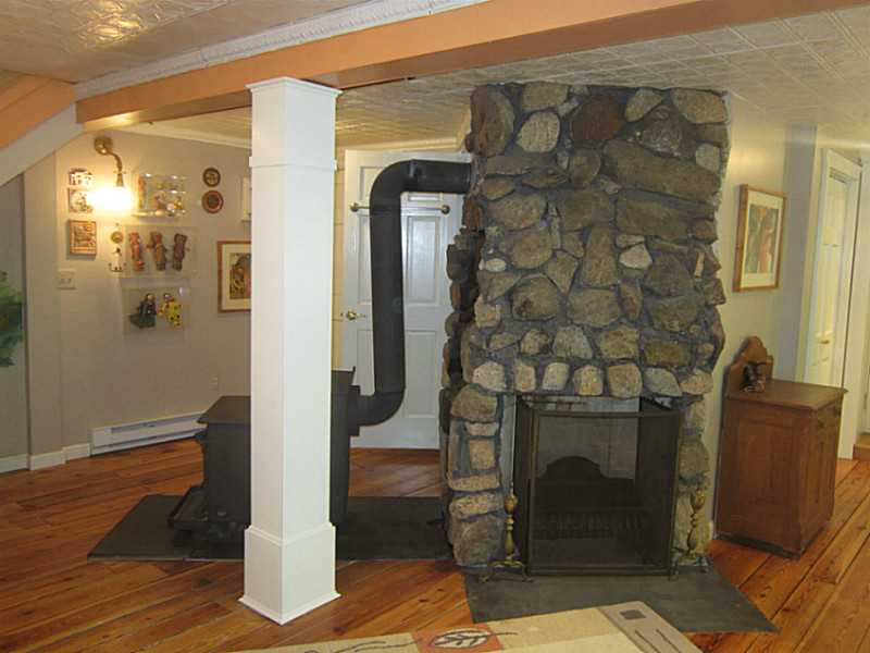 159 Lawton Foster Road North Hopkinton, RI 02832 - Photo 7 of 25 Living Room.