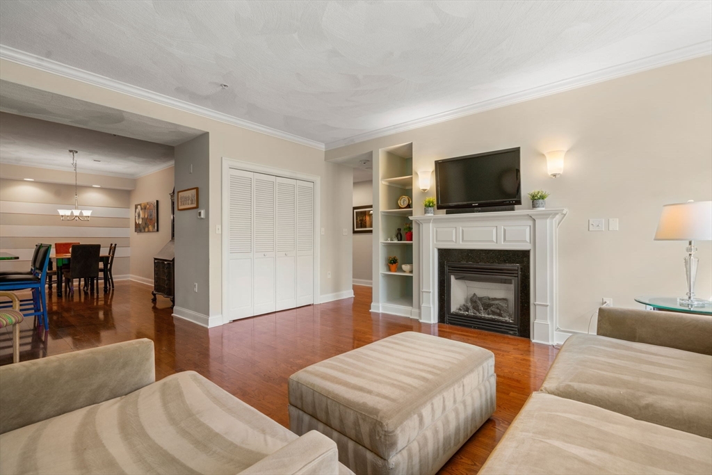 82 Virginia Road, Unit 105 Lincoln, MA 01773 - Photo 3 of 23 Gallery Image 3
