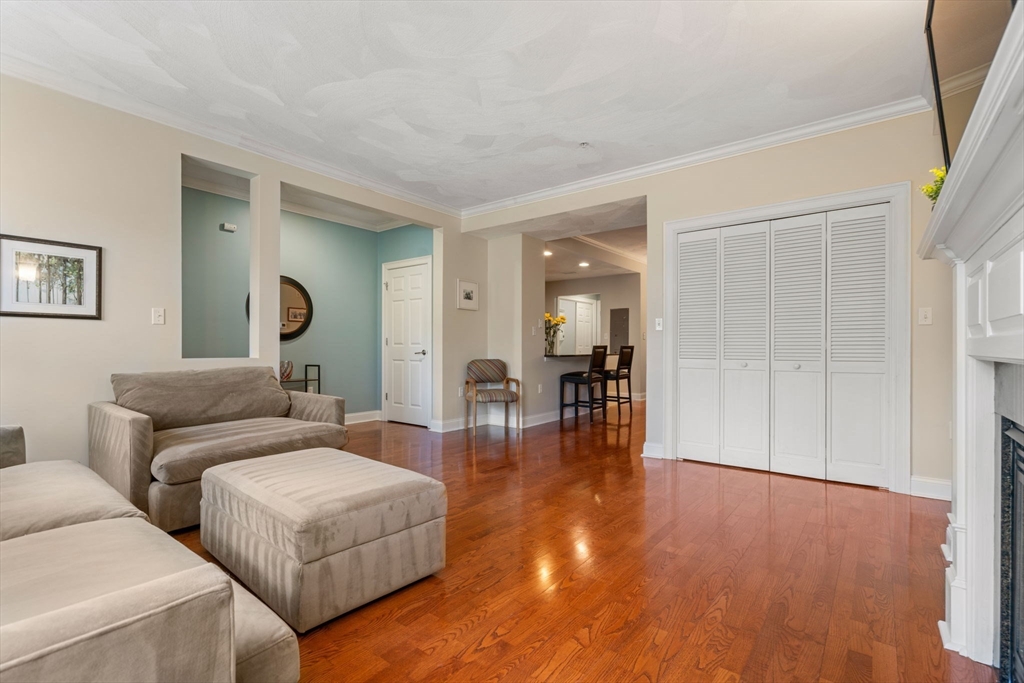 82 Virginia Road, Unit 105 Lincoln, MA 01773 - Photo 4 of 23 Gallery Image 4