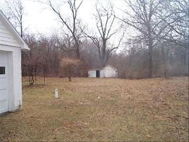7875 Summerfield Road Lambertville, MI 48144 - Photo 4 of 14 20005910-3.JPG