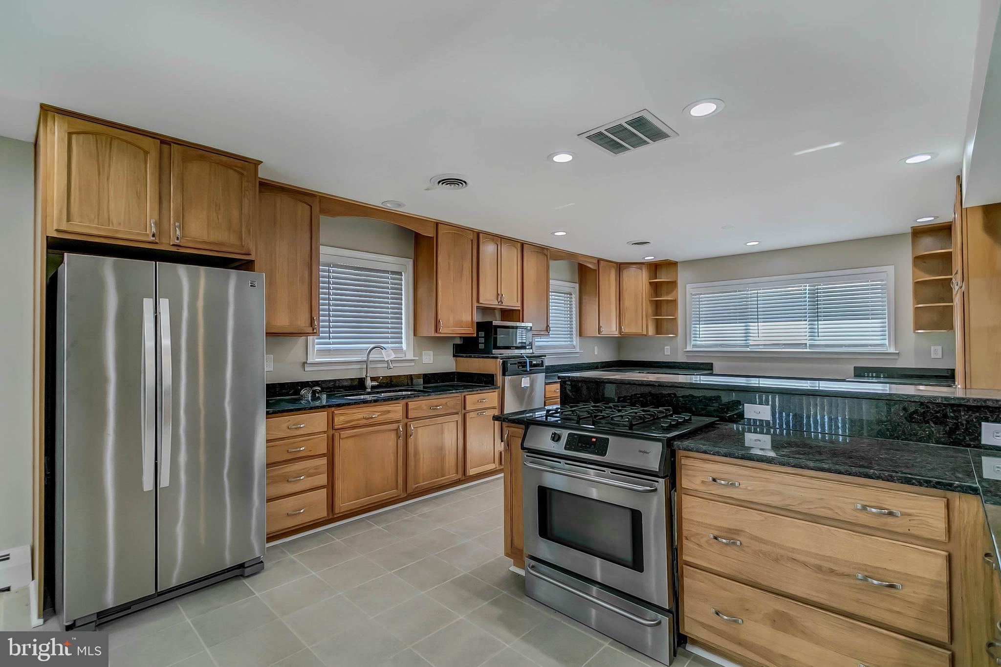 9902 Frederick Road Ellicott City, MD 21042 - Photo 5 of 39 Gallery Image 5