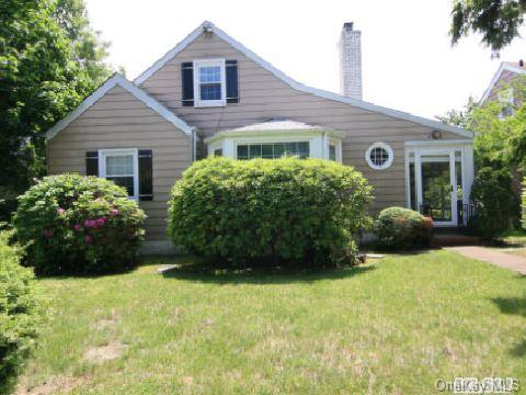 1025 Mayfair Road Baldwin, NY 11510 - Photo 1 of 1 Front of Home