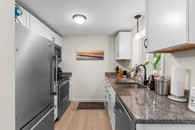 $440,000 | 69 Gail Lane, Unit 69, Yarmouth, ME 04096