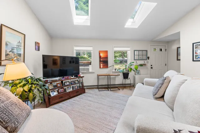 $440,000 | 69 Gail Lane, Unit 69, Yarmouth, ME 04096