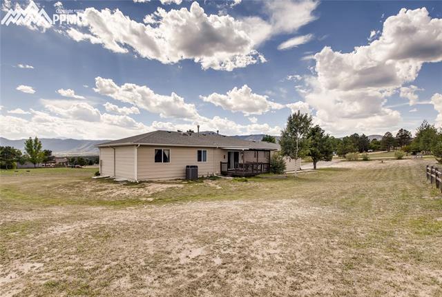 19215 Spring Valley Road Monument, CO 80132 - Photo 2 of 28