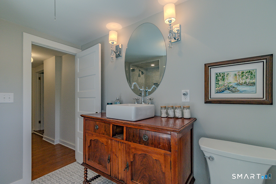 428 Simsbury Road Bloomfield, CT 06002 - Photo 25 of 40 Gallery Image 25