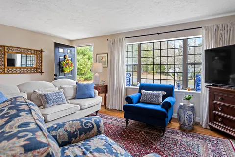 $685,000 | 7 Bonnie Briar Drive, Osterville, MA 02655