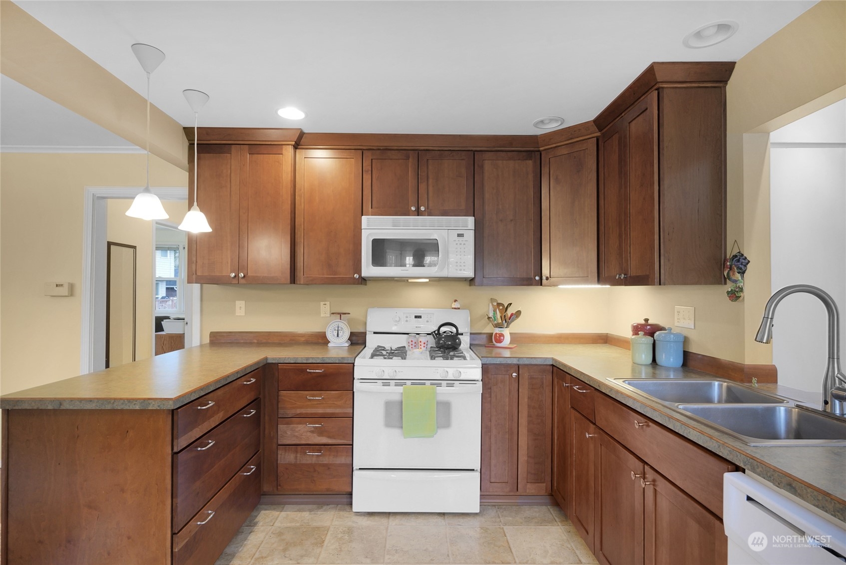 15417 Waynita Way Northeast Bothell, WA 98011 - Photo 12 of 40 Gallery Image 12