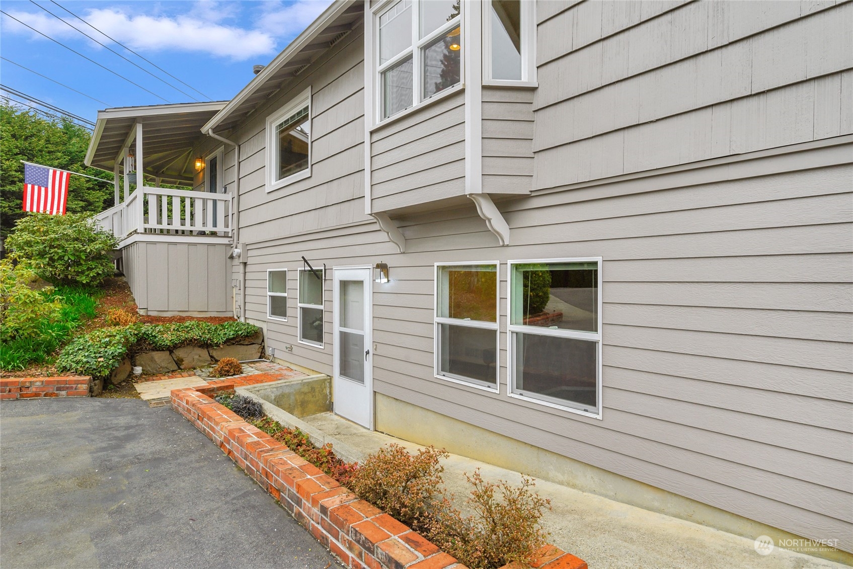 15417 Waynita Way Northeast Bothell, WA 98011 - Photo 30 of 40 Gallery Image 30