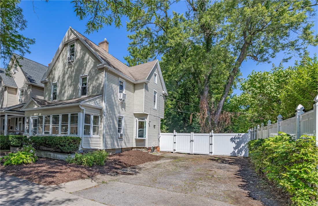 1110 South Clinton Avenue Rochester, NY 14620 - Photo 4 of 44