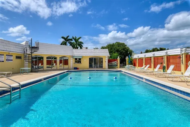 $2,250 | 5903 Tidewood Avenue, Unit 1, Sarasota, FL 34231