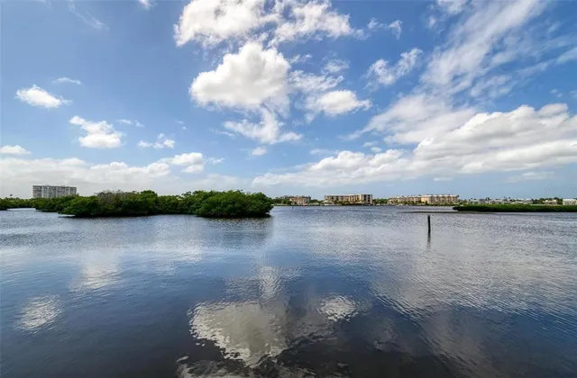 $2,250 | 5903 Tidewood Avenue, Unit 1, Sarasota, FL 34231