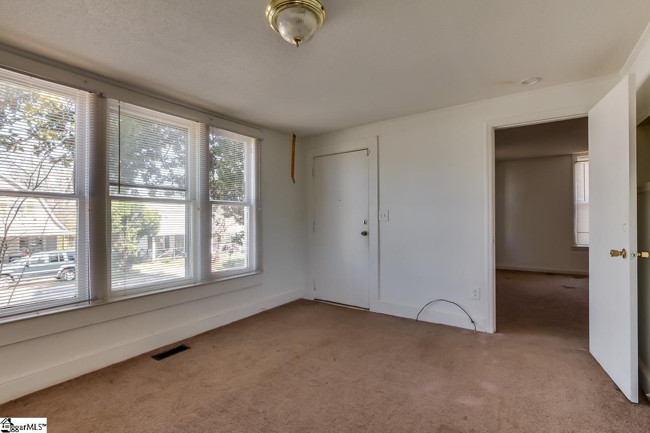 27 Pendleton Road Greenville, SC 29611 - Photo 6 of 20 Gallery Image 6