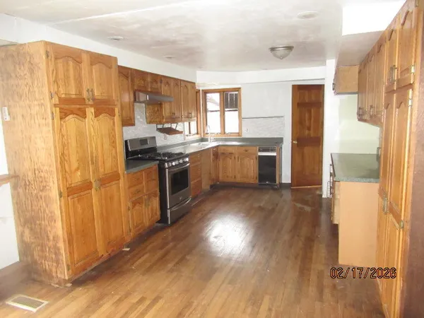 $143,000 | 15636 North Squire Lane, Mount Vernon, IL 62864