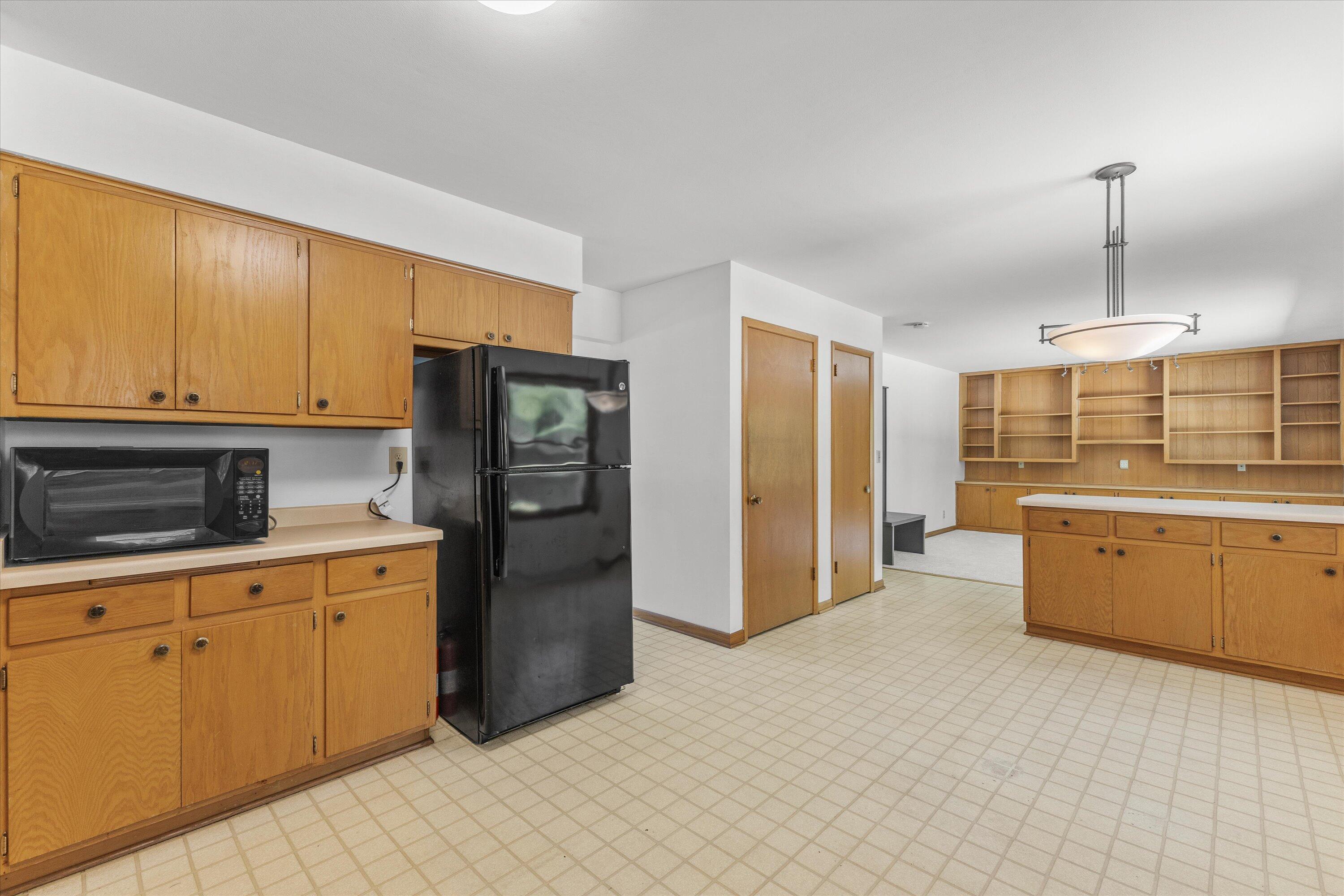 800 East Dean Road Fox Point, WI 53217 - Photo 25 of 35 34-LUKE9398