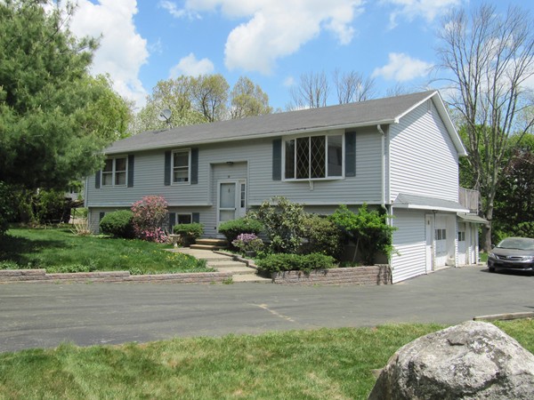 10 Carter Road Worcester, MA 01609 - Photo 1 of 26 Gallery Image 1