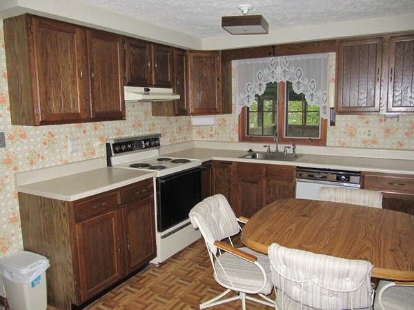 10 Carter Road Worcester, MA 01609 - Photo 8 of 26 Gallery Image 8