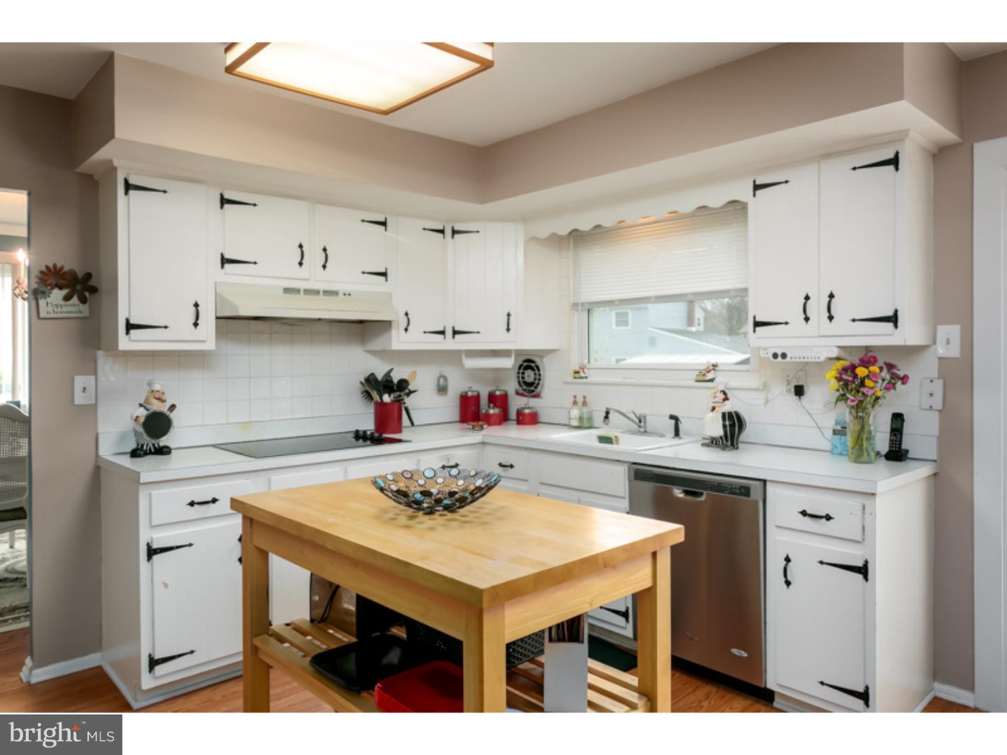 936 Cropwell Road Cherry Hill, NJ 08003 - Photo 12 of 25 Kitchen