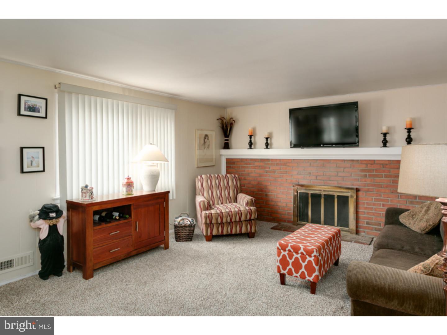 936 Cropwell Road Cherry Hill, NJ 08003 - Photo 13 of 25 Living Room