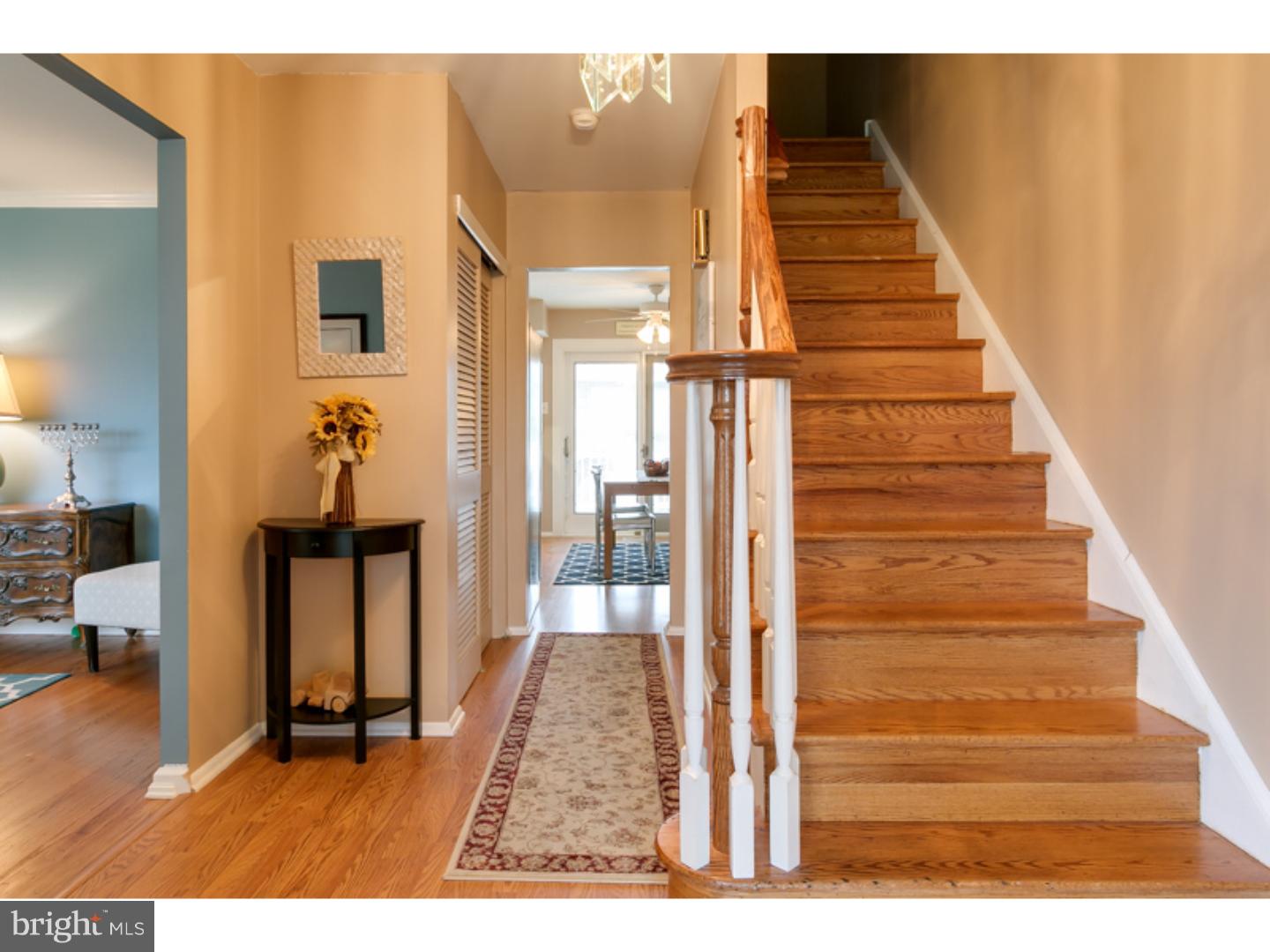 936 Cropwell Road Cherry Hill, NJ 08003 - Photo 4 of 25 Foyer