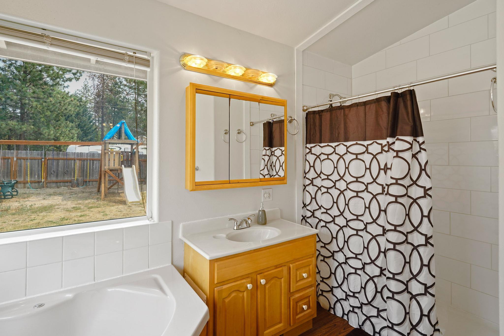 3984 Colville Road Loon Lake, WA 99148 - Photo 9 of 29 Gallery Image 9
